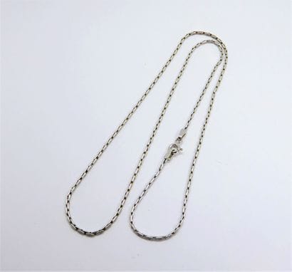 CHAIN in 18K (750/°°) white gold, fancy stitch,...