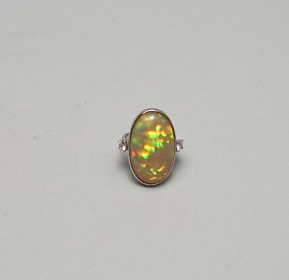 RING in 18K (750/°°) white gold set with...