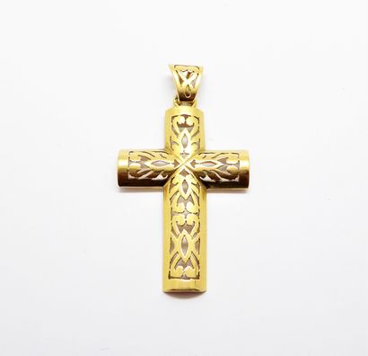 CROSS PENDANT in 18K (750/°°) yellow gold,...
