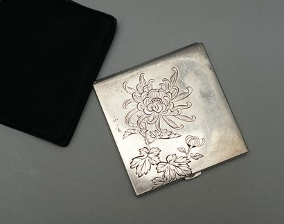 KUYEDA - A 950/°° silver square poudrier...