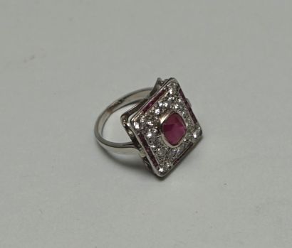 RING in 18k (750/°°) white gold, the rectangular...