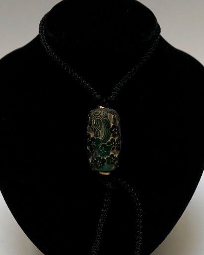 LALIQUE - Green glass paste pendant 