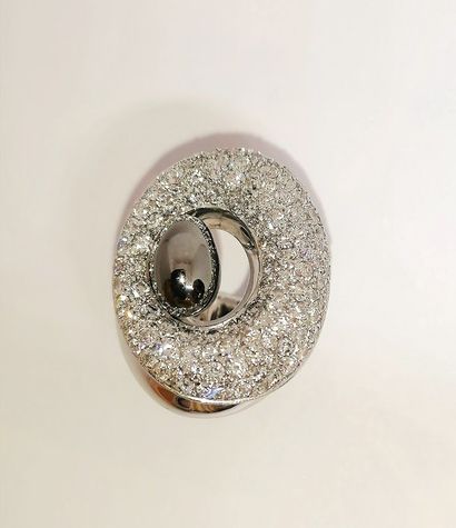 IMPOSING RING signed MARCO MOLINARIO in 18K...