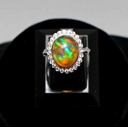 18k (750/°°) white gold ring centered with...