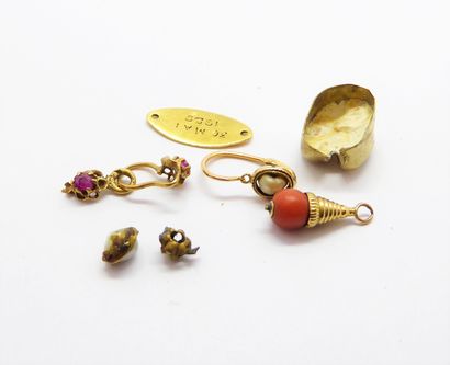 LOT of 18K (750/°) GOLD DEBRIS PB: 4.1g.