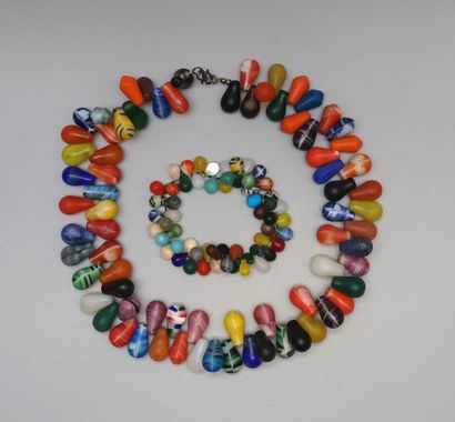 ENSEMBLE comprenant un collier et un bracelet...