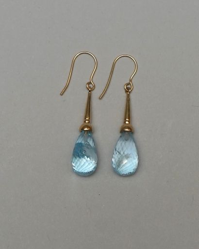 PAIR OF EARRINGS in gilt silver 925/°° (vermeil)...