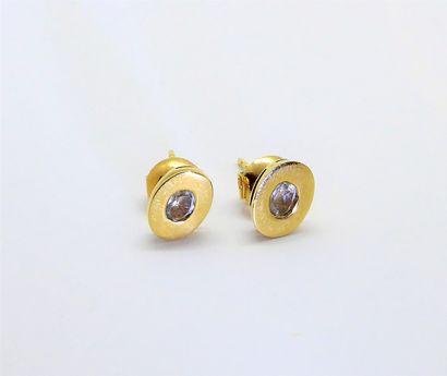 BOUCLES D'OREILLES en or jaune 18K (750/°°),...
