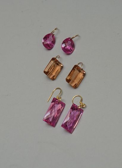ENSEMBLE de 3 paires de pendants d'oreilles...