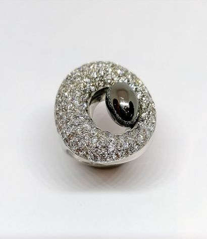 IMPOSING RING signed MARCO MOLINARIO in 18K...