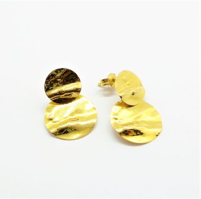 BOUCLES D'OREILLES en or jaune 18K (750/°°),...