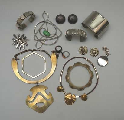 SET of modernist jewels from the 70's and...