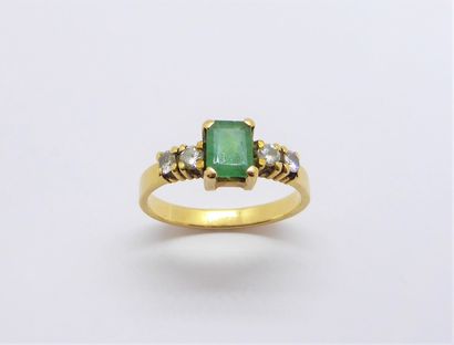 RING in 18K (750/°°) yellow gold, set with...