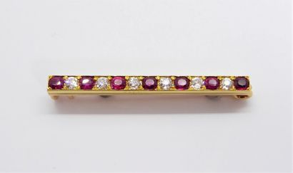 18K (750/°°) yellow gold barrette brooch...