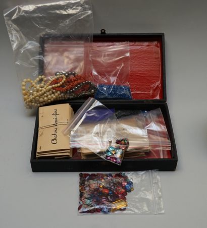 LOT of stones and synthetic colored beads...