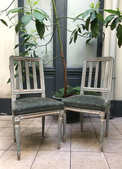 Paire de chaises à dossier barrette, en bois...