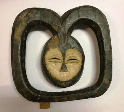 Masque au visage en forme de coeur (formé...