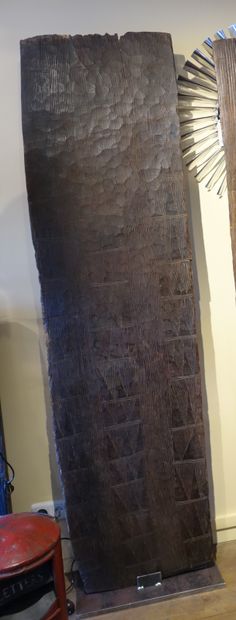 Panneau Guragué à décor géométriques incisés....