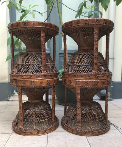 Ensemble de 4 tabourets ronds en rotin tressé....