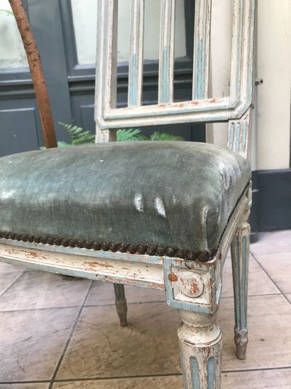 Paire de chaises à dossier barrette, en bois...