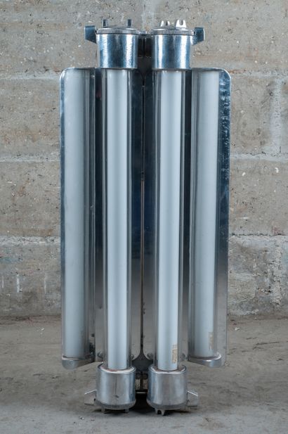 Plafonnier de bateau en aluminium des années...