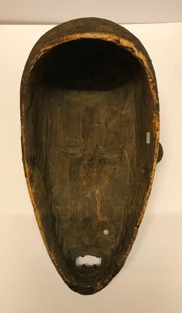 Masque anthropomorphe, le visage en forme...