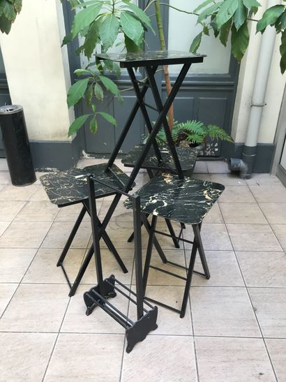 Ensemble de 4 tables d'appoint en bois et...