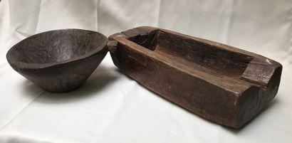 Trois coupes à décor géométrique incisé et...