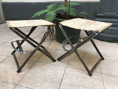 Paire de tabourets pliants le piétement en...