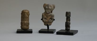 Set of 3 grey and black stone amulets. 

Taino,...