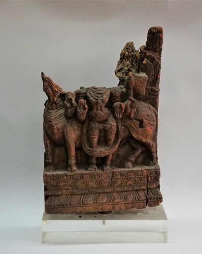 Architectural element in carved wood representing...