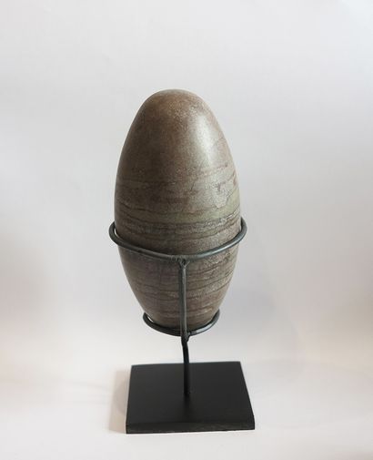 Shiva-Lingam. Symbole phallique du dieu Shiva....