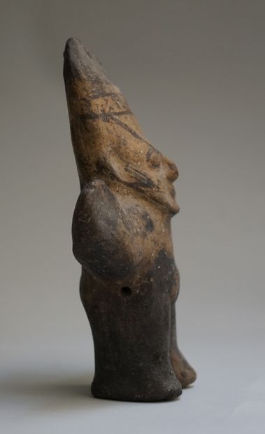Anthropomorphic statuette 