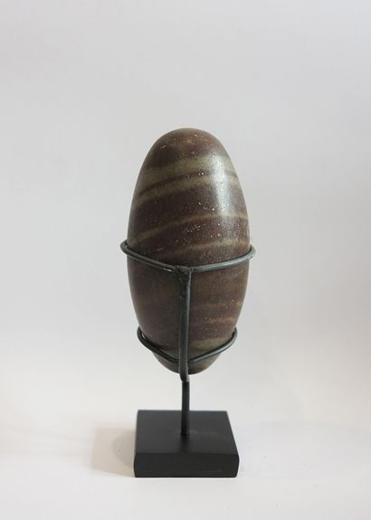 Shiva-Lingam. Symbole phallique du dieu Shiva....
