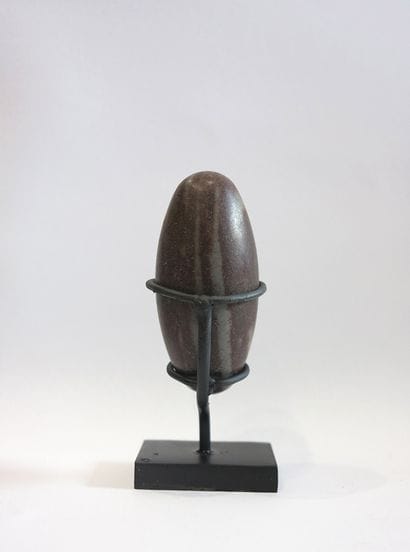 Shiva-Lingam. Symbole phallique du dieu Shiva....