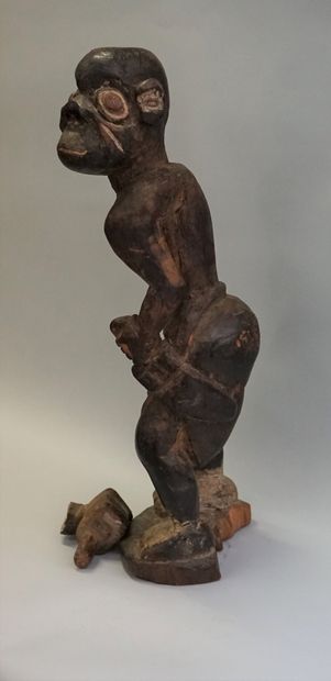 Large anthropomorphic monkey in wood with...