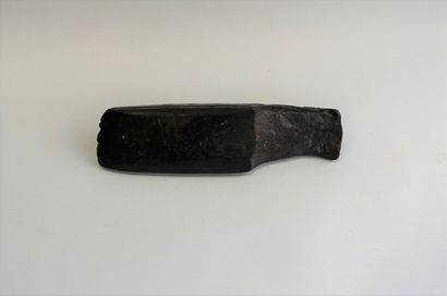 Polished gouge in black and brilliant stone....