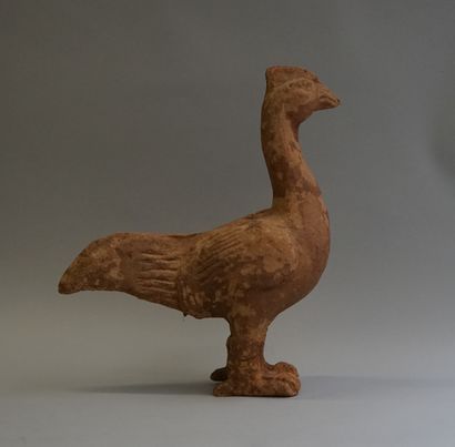 Beige and ochre terracotta rooster. 

Han,...