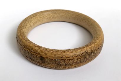 Bamboo bracelet.

China

diameter 10cm