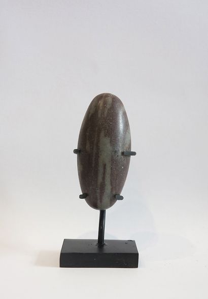 Shiva-Lingam. Symbole phallique du dieu Shiva....