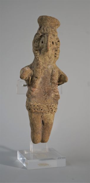Beige terracotta idol.

Ishtar period, 2nd...