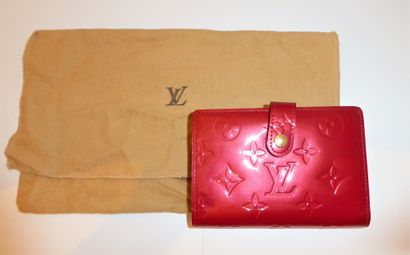 LOUIS VUITTON - Red patent leather wallet,...