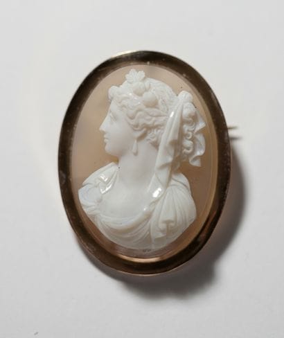 Antique 18k (750/°°) pink gold cameo on agate...