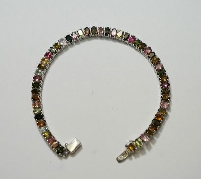BRACELET ligne en argent 925/°° serti de...