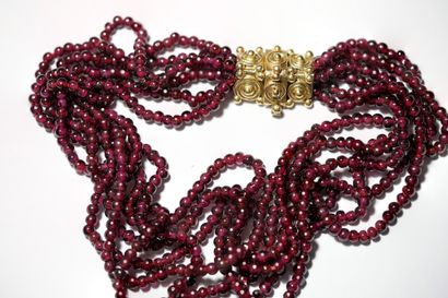 NECKLACE with 6 rows of small round pink...