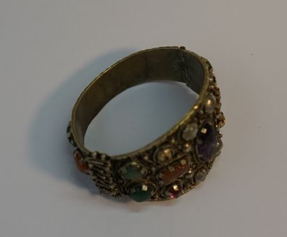 BRACELET large rigide ovale ouvrant en métal,...