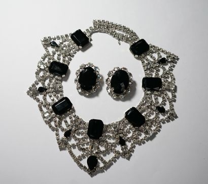 
THEATER JEWELRY composed of a necklace and...