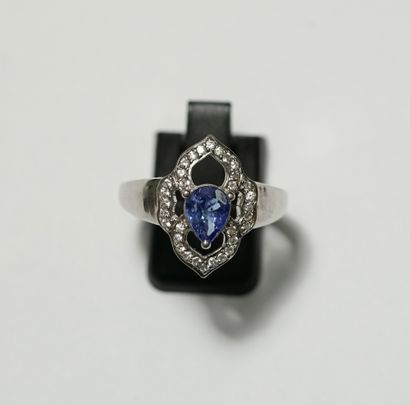 BAGUE en argent 925/°°, la monture polylobée...