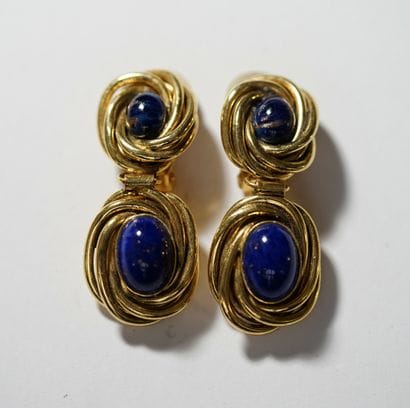 A PAIR OF EAR CLIPS in gilt metal with a...