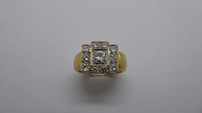 18K (750/°°) yellow gold ring with a square...